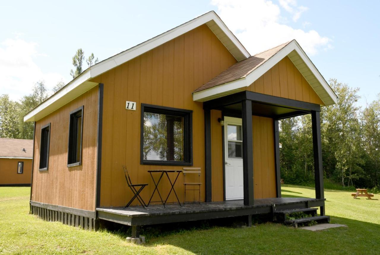 Chalets Du Lac Matapedia Val-Brillant Exterior photo